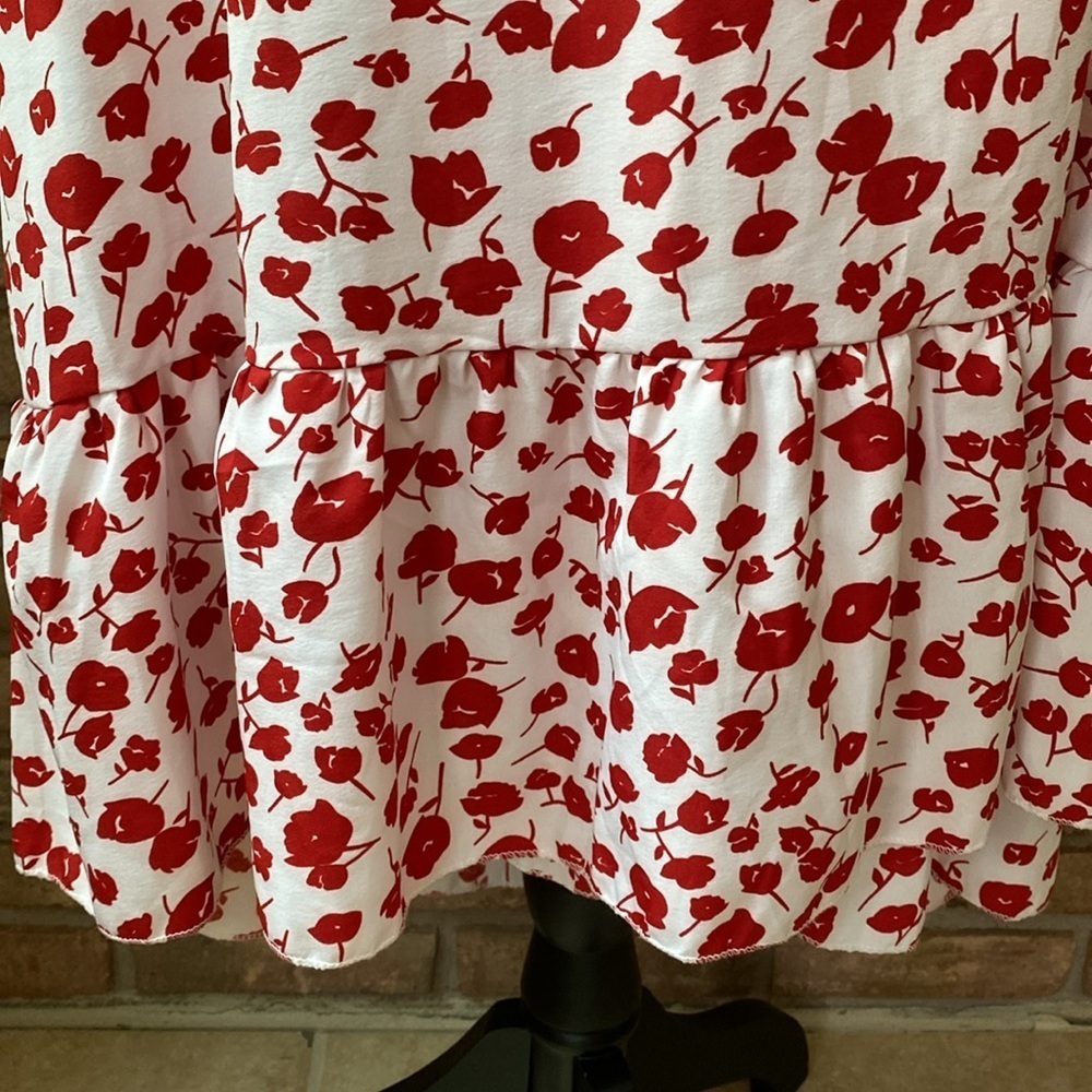 Floral Wrap Dress in Red and White Large NWT - Picture 6 of 14